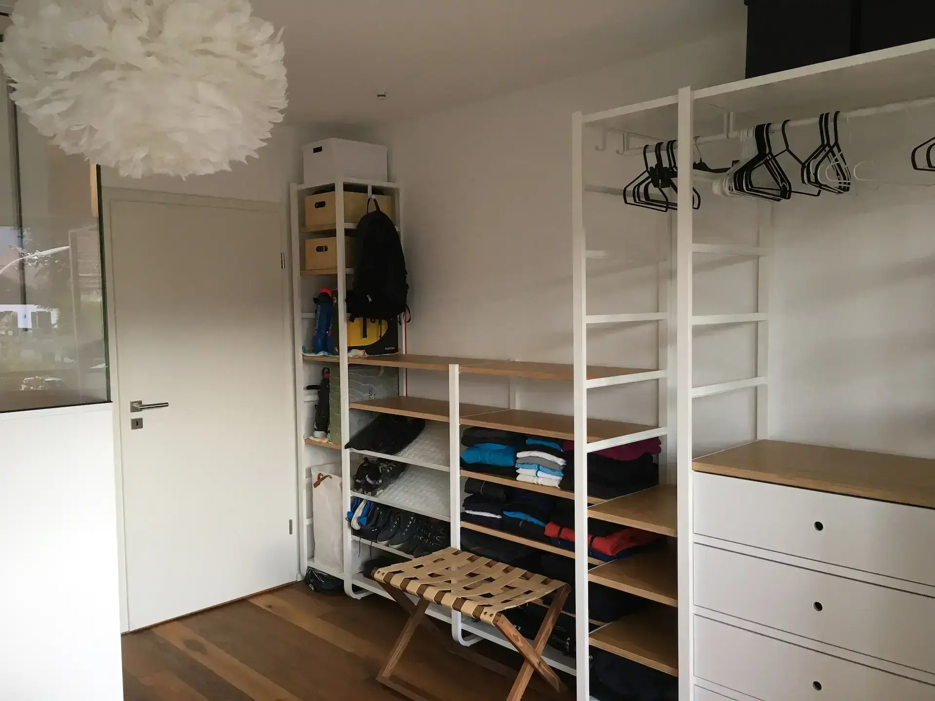 Schlafzimmer Regal
